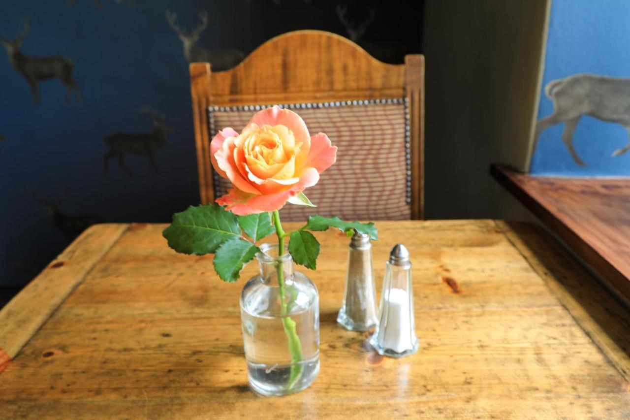 The Blue Bell Inn Кетълуел Екстериор снимка